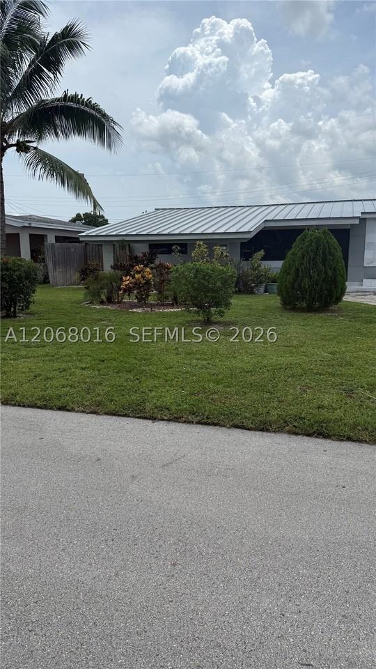 7672 Kismet St - Photo 2 of 29