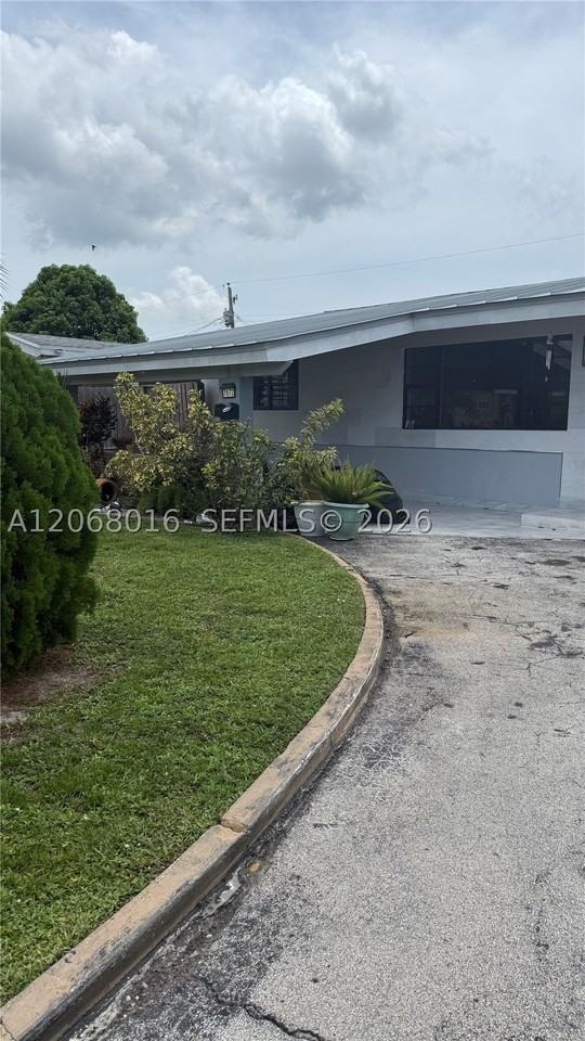 7672 Kismet St - Photo 4 of 29