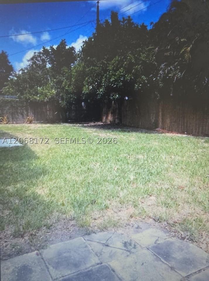 1531 N 70th Ter - Photo 5 of 12