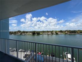 5838 Collins Ave #4A - Photo 1 of 1