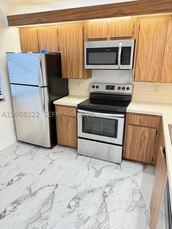 3526 Whitehall Dr #302 - Photo 2 of 7