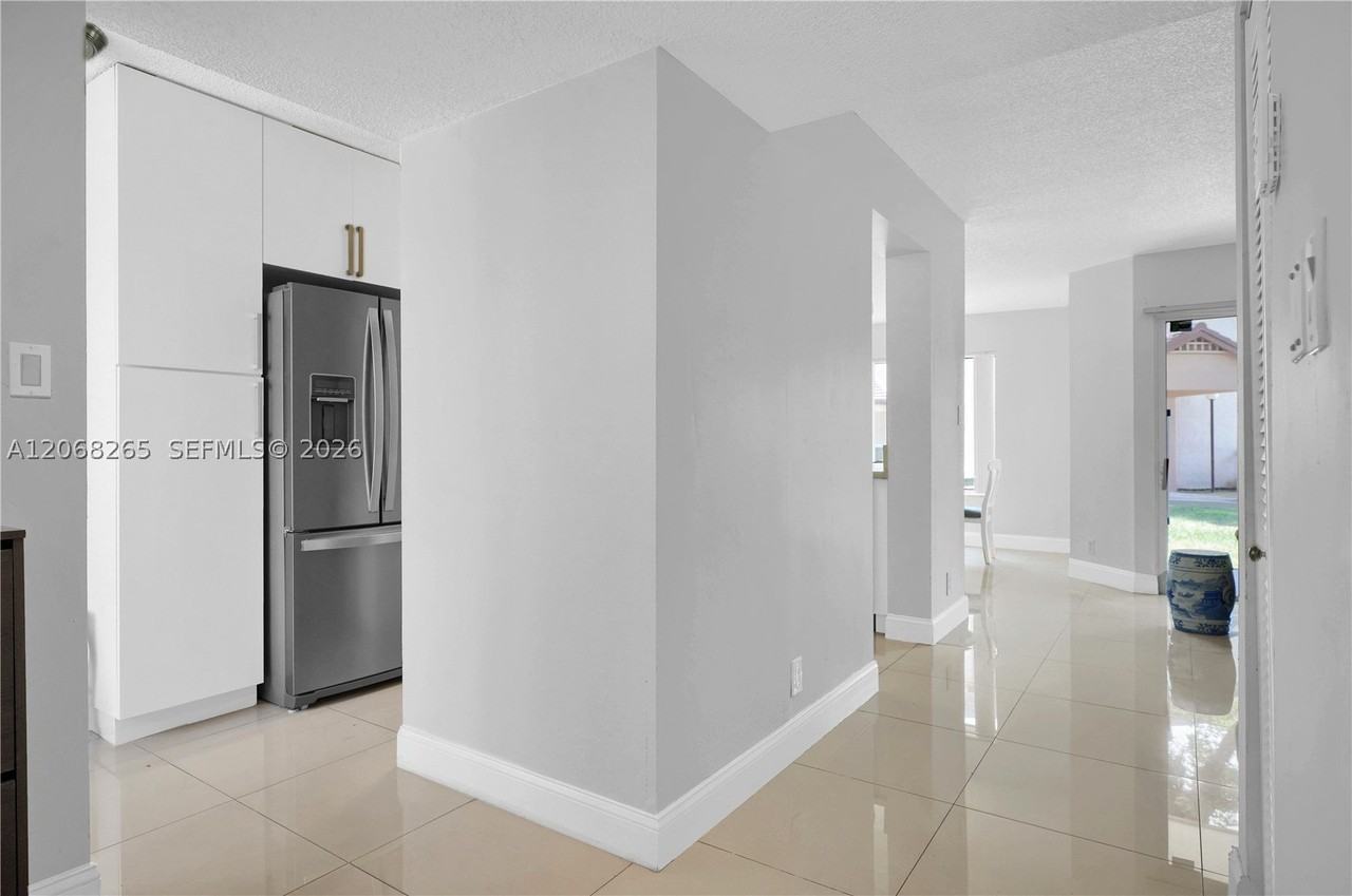 13946 Sw 91st Ter #13946 - Photo 4 of 26