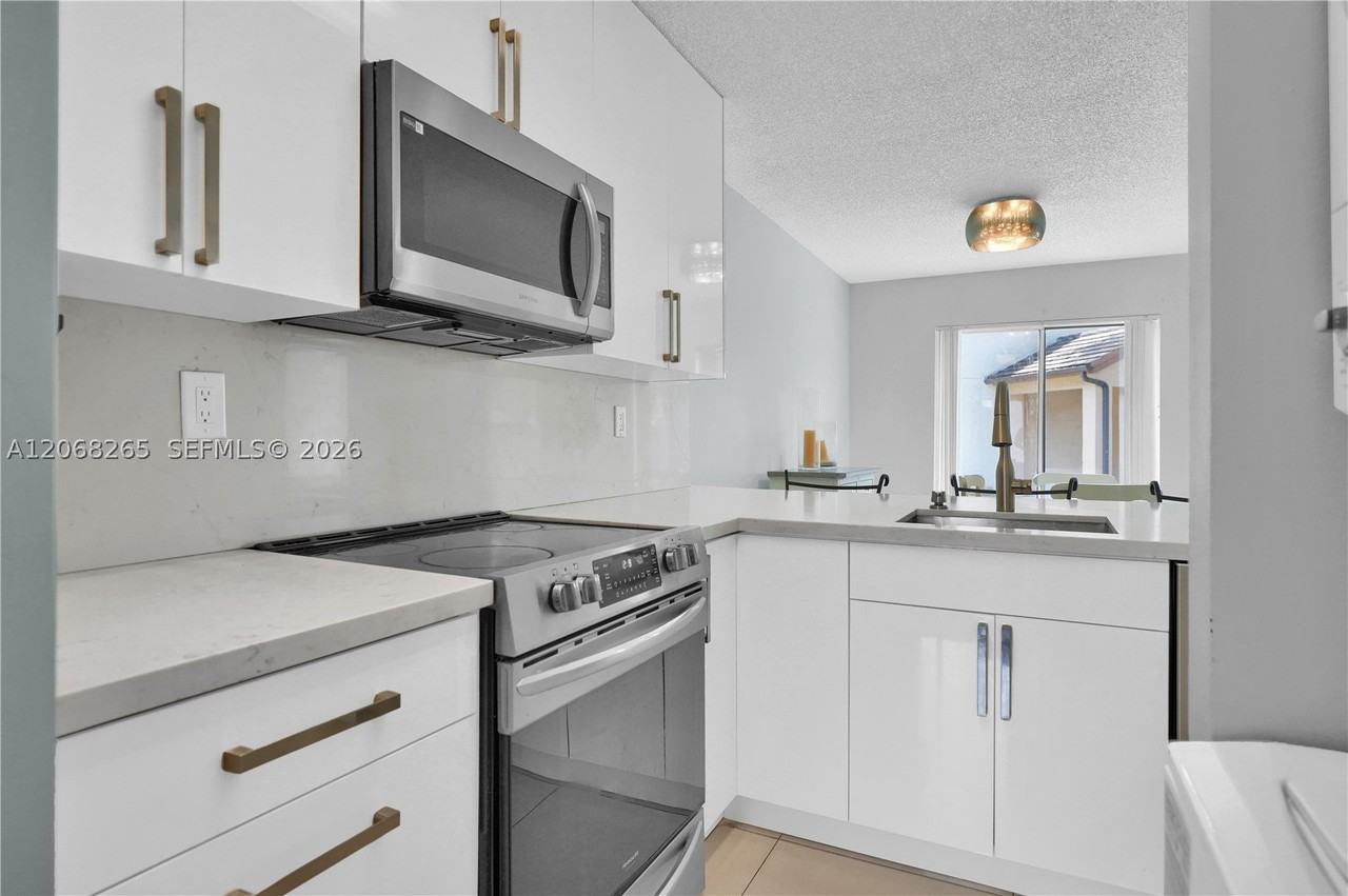 13946 Sw 91st Ter #13946 - Photo 7 of 26