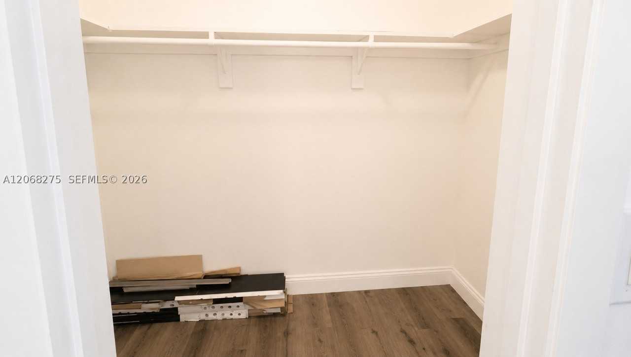 1305 W 53rd St #430 - Photo 6 of 9