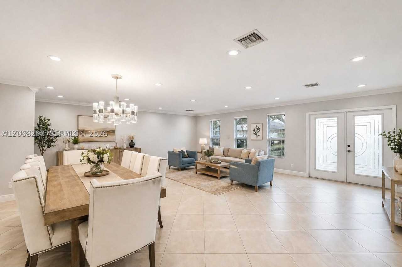 3671 N 47th Ave - Photo 5 of 14