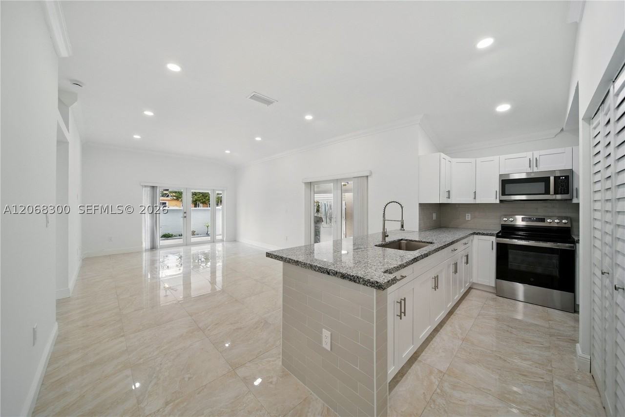 5202 Nw 187th St #0 - Photo 5 of 25