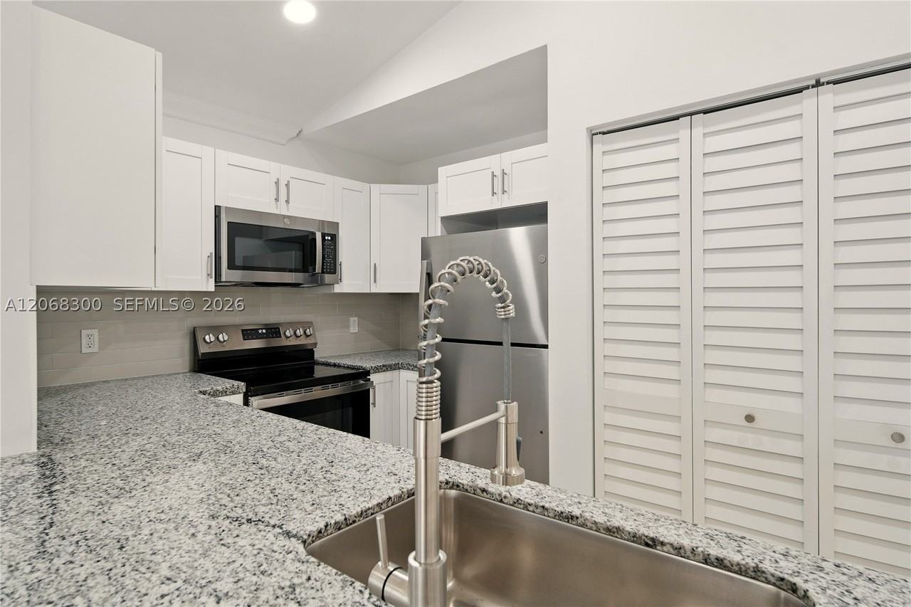 5202 Nw 187th St #0 - Photo 6 of 25