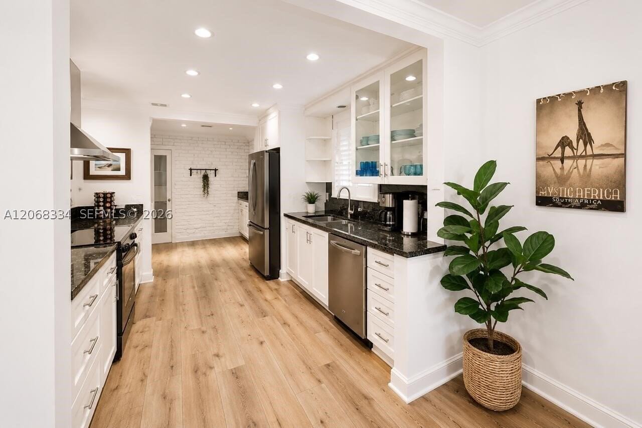 1313 Madison St - Photo 4 of 8