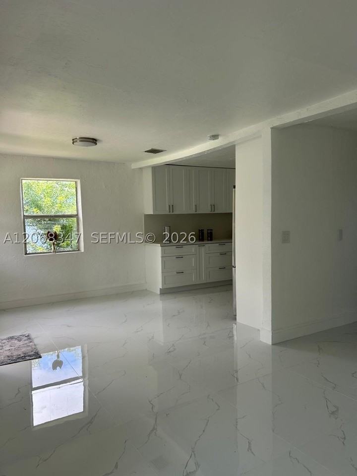 22115 Sw 115th Ave #0 - Photo 5 of 18