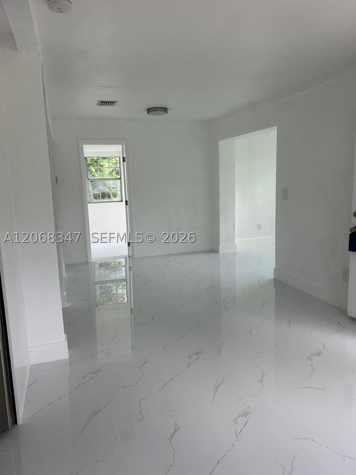 22115 Sw 115th Ave #0 - Photo 6 of 18
