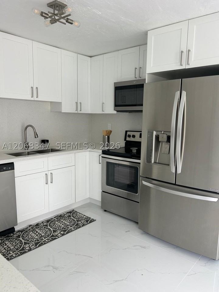22115 Sw 115th Ave #0 - Photo 7 of 18