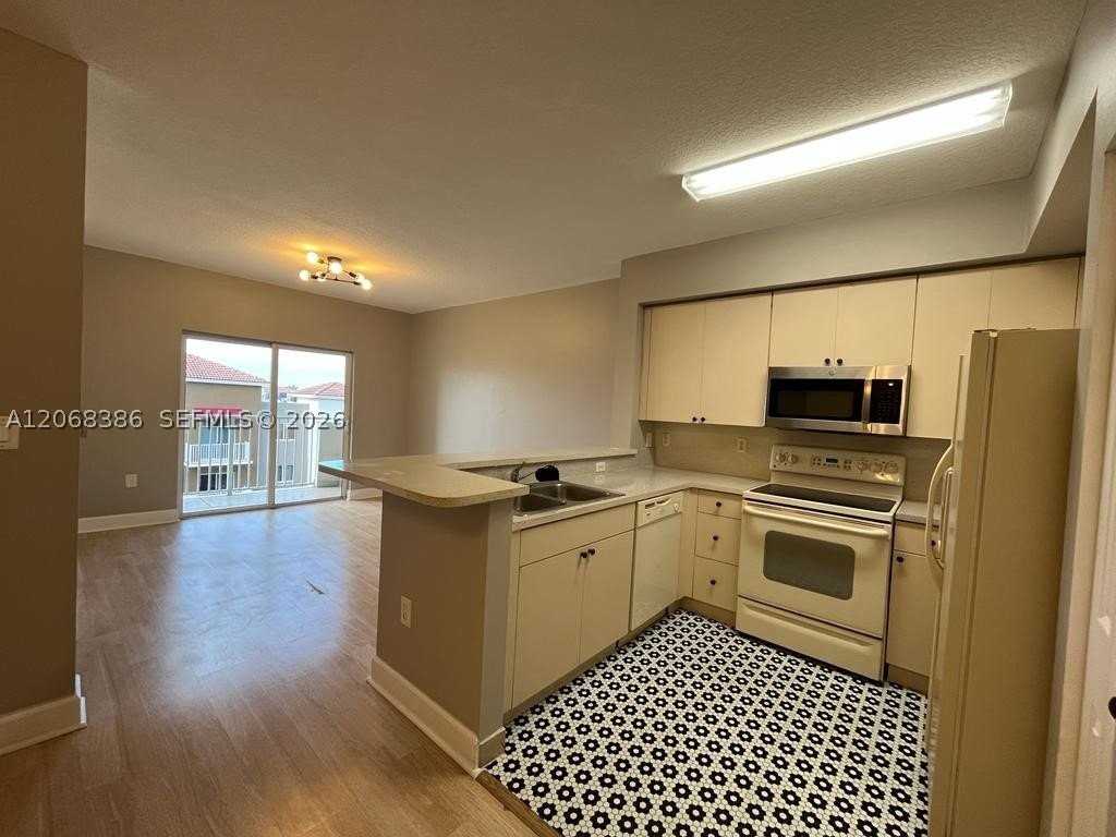 11060 Sw 196th St #511 - Photo 7 of 18