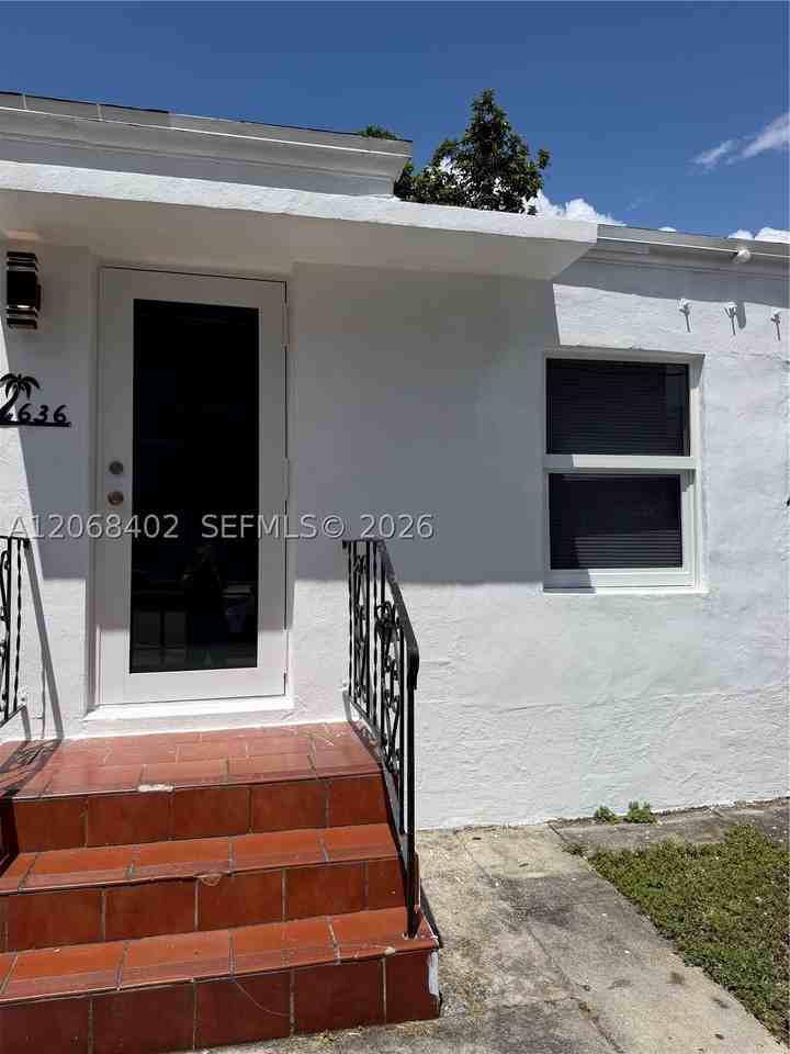 636 Sw 8th Ave #636 - Photo 2 of 12