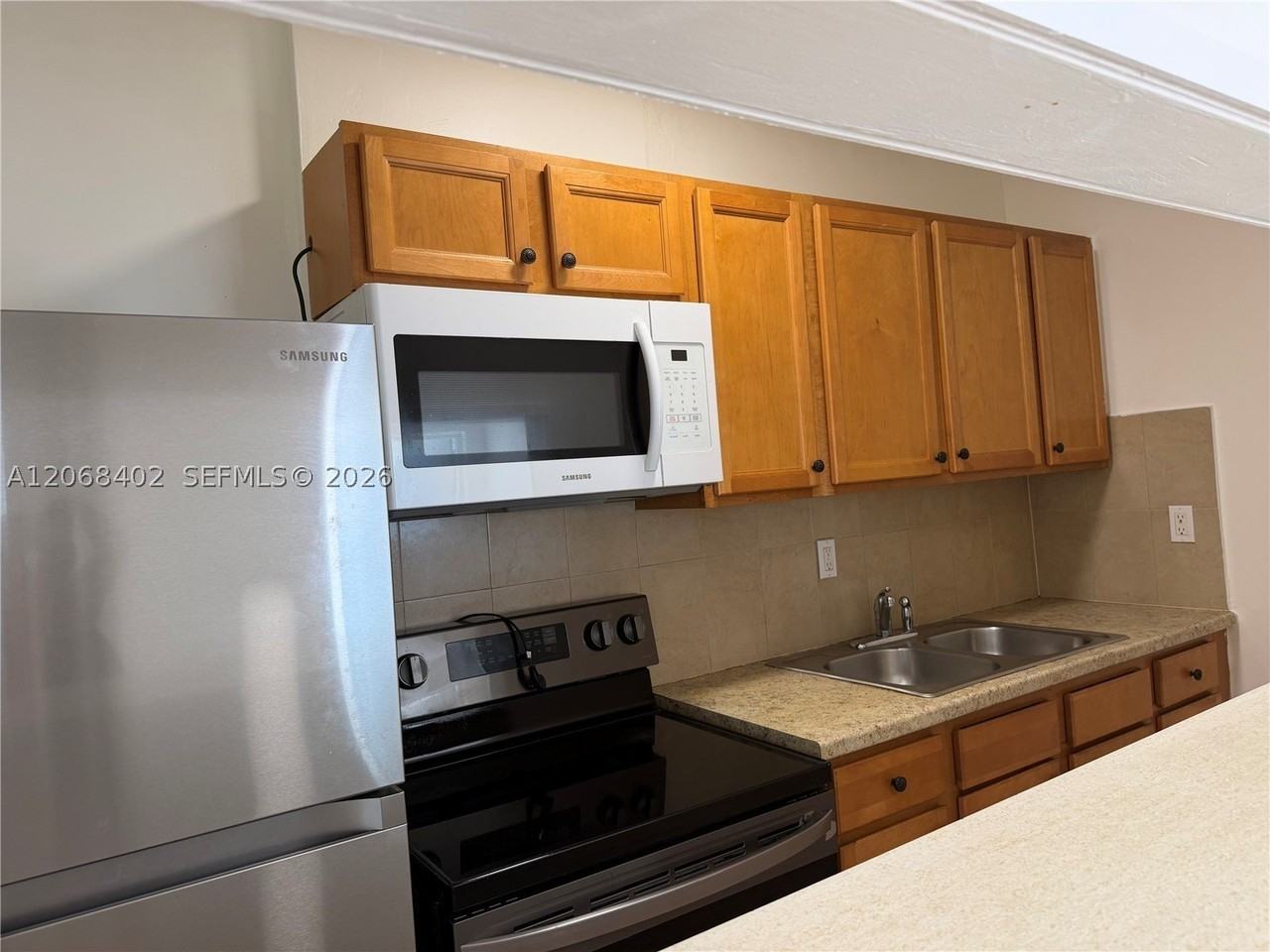 636 Sw 8th Ave #636 - Photo 5 of 12