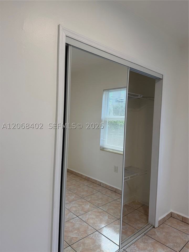 636 Sw 8th Ave #636 - Photo 7 of 12