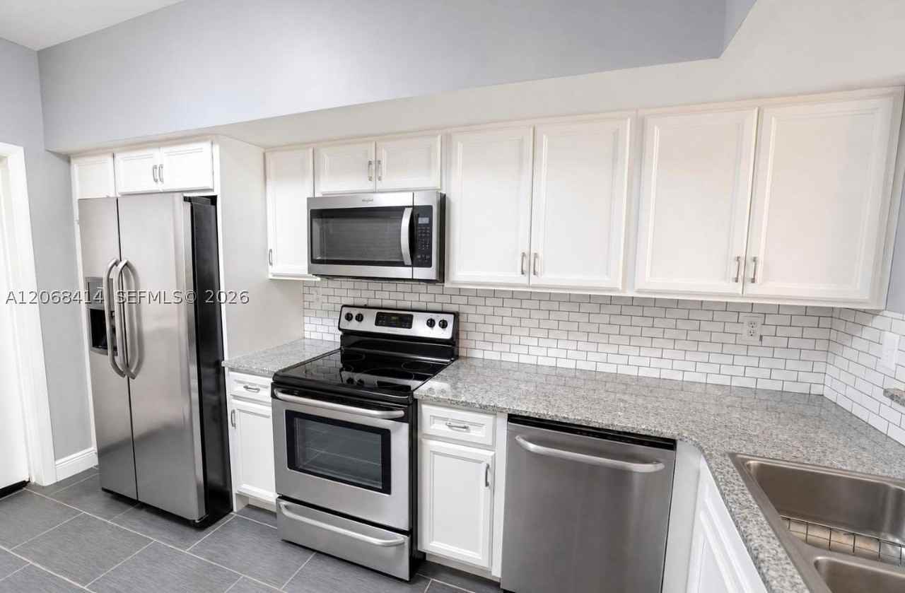 11840 Sw 99th St #11840 - Photo 2 of 26