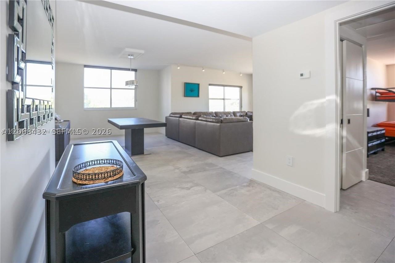 300 Bayview Dr #216 - Photo 2 of 27