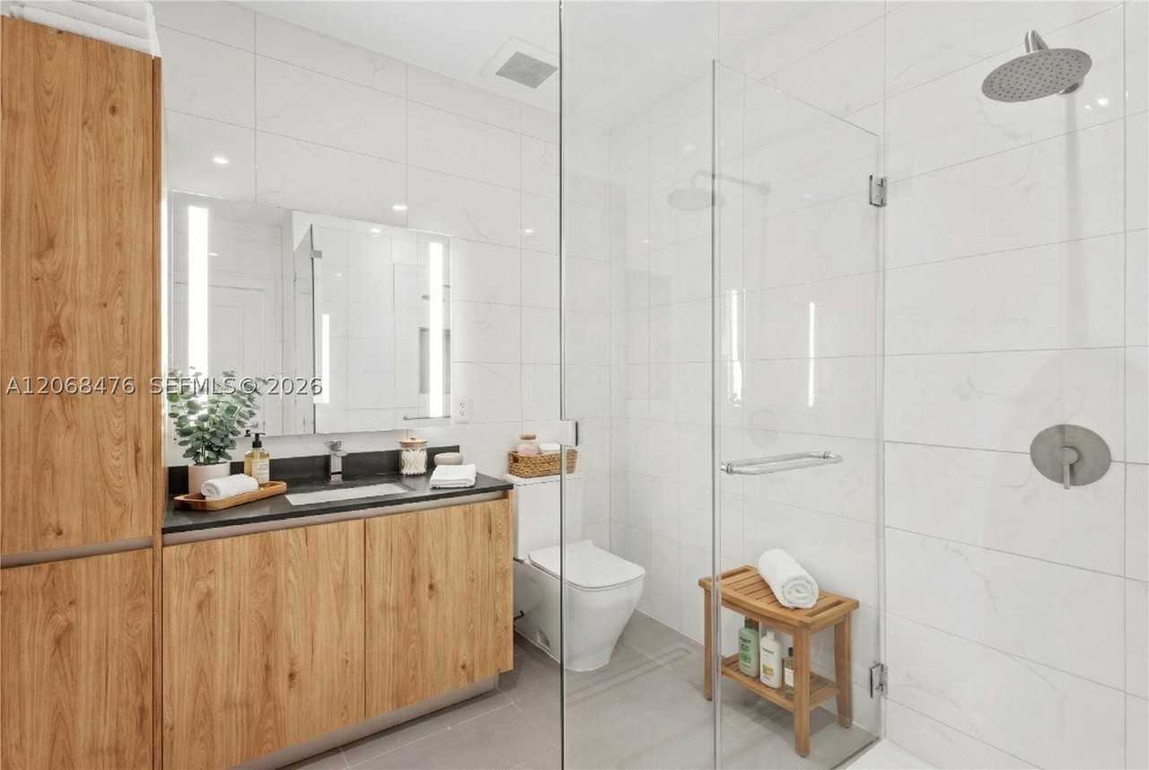 650 Ne 2nd Ave #1708 - Photo 6 of 26
