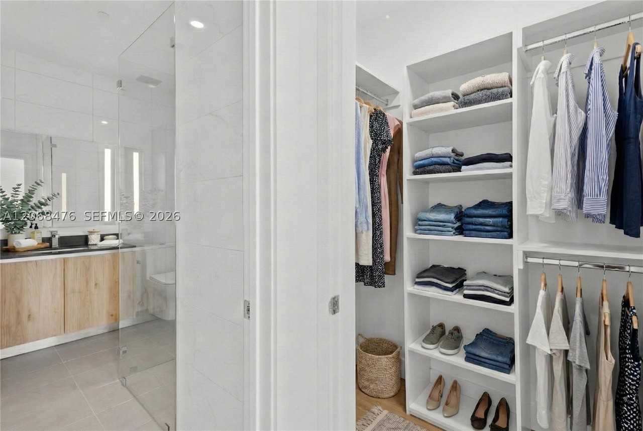 650 Ne 2nd Ave #1708 - Photo 7 of 26