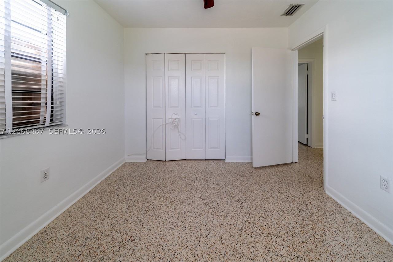 4361 Sw 97th Ct - Photo 3 of 11
