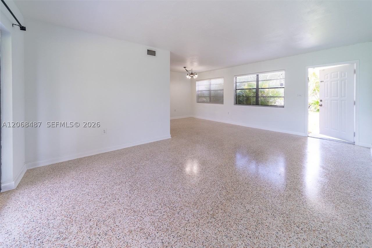 4361 Sw 97th Ct - Photo 7 of 11