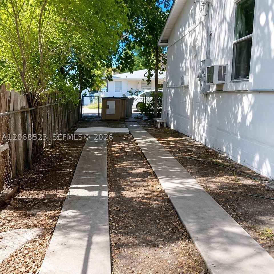 36 Ne 60th Ter - Photo 3 of 13