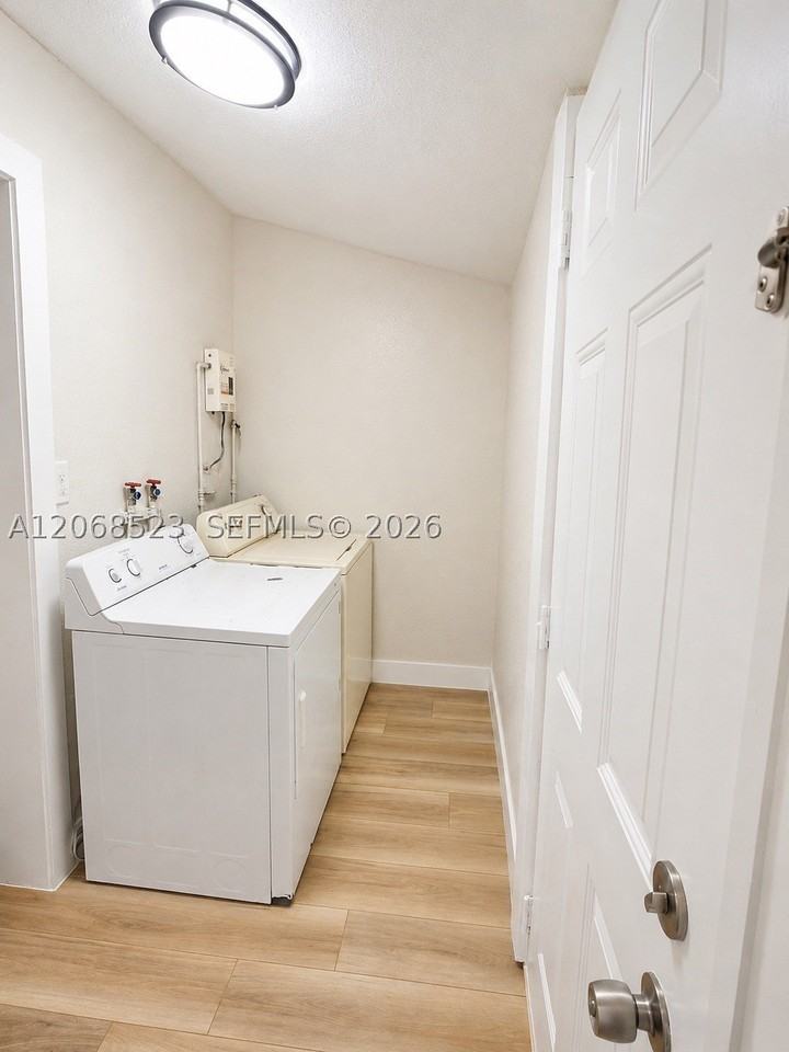 36 Ne 60th Ter - Photo 6 of 13