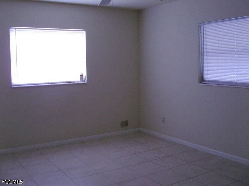 217 Jayview Ave - Photo 5 of 11