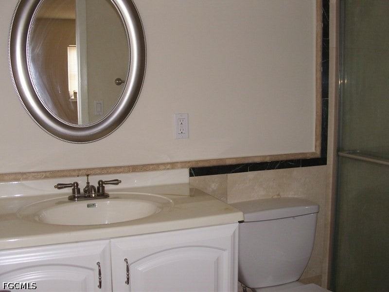 217 Jayview Ave - Photo 6 of 11