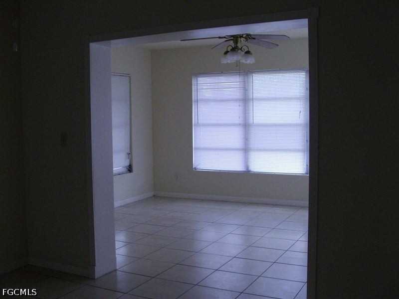 217 Jayview Ave - Photo 7 of 11