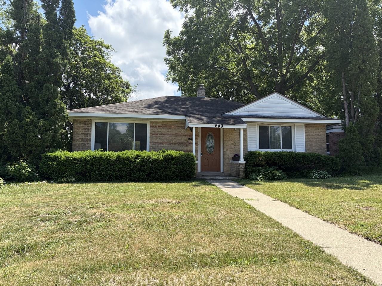 649 E Rockland Rd