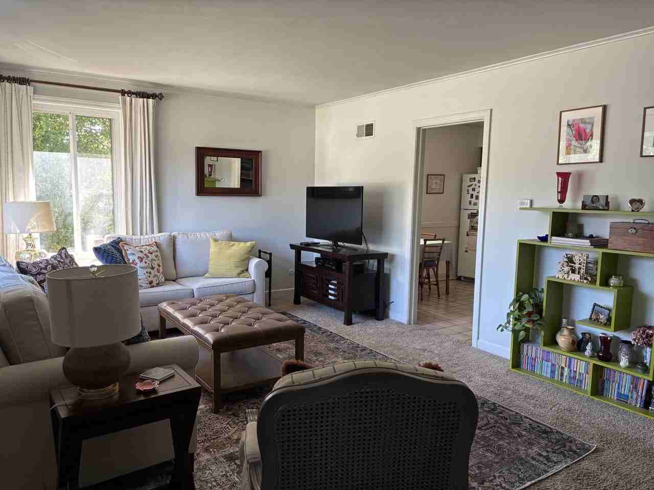 649 E Rockland Rd - Photo 4 of 14