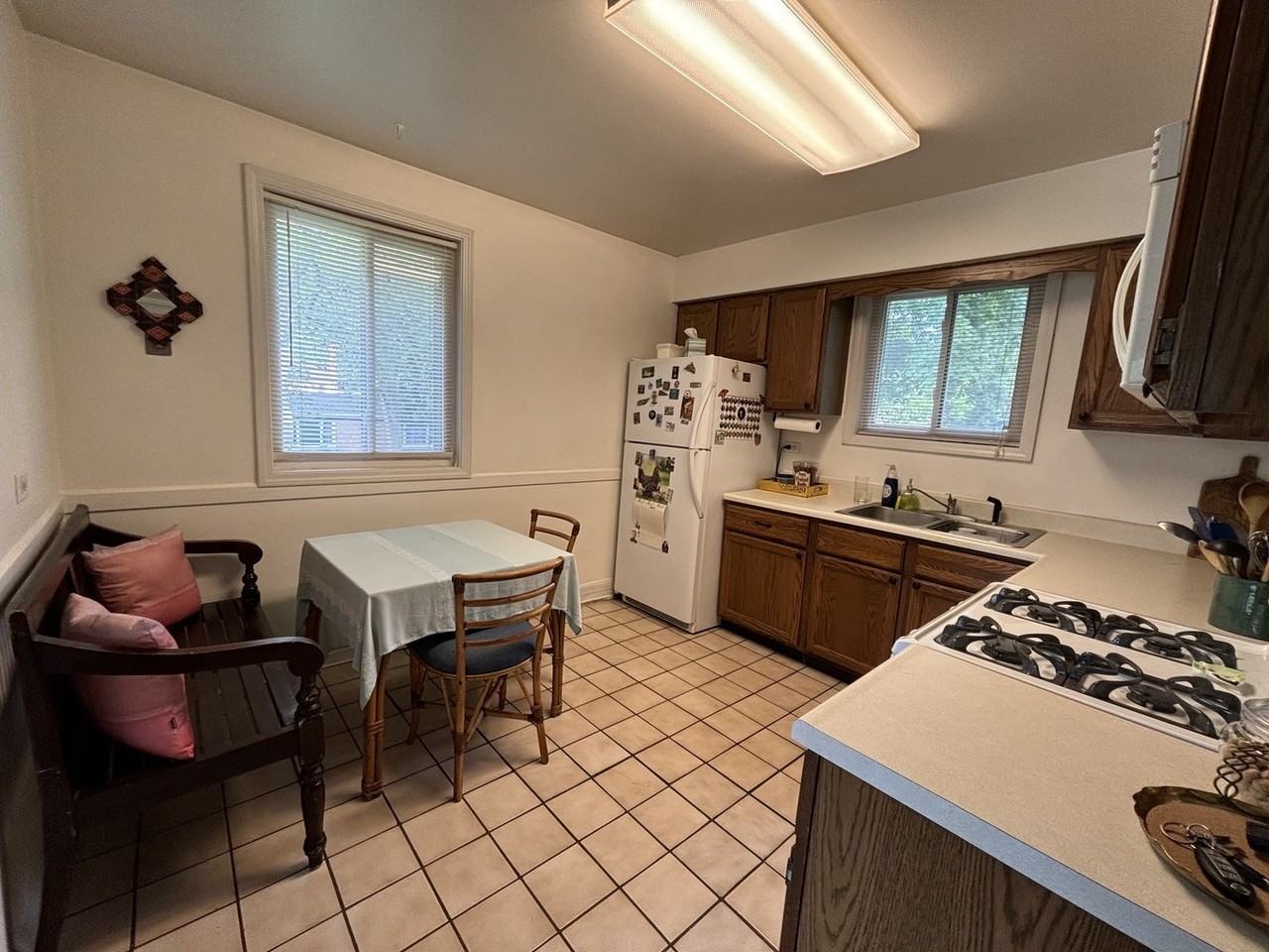 649 E Rockland Rd - Photo 7 of 14