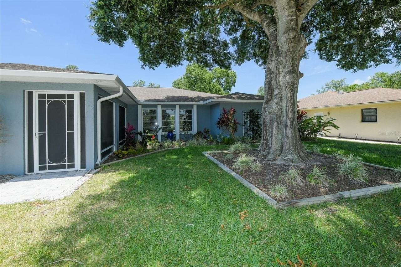 1625 Bay Hill Cir - Photo 4 of 36