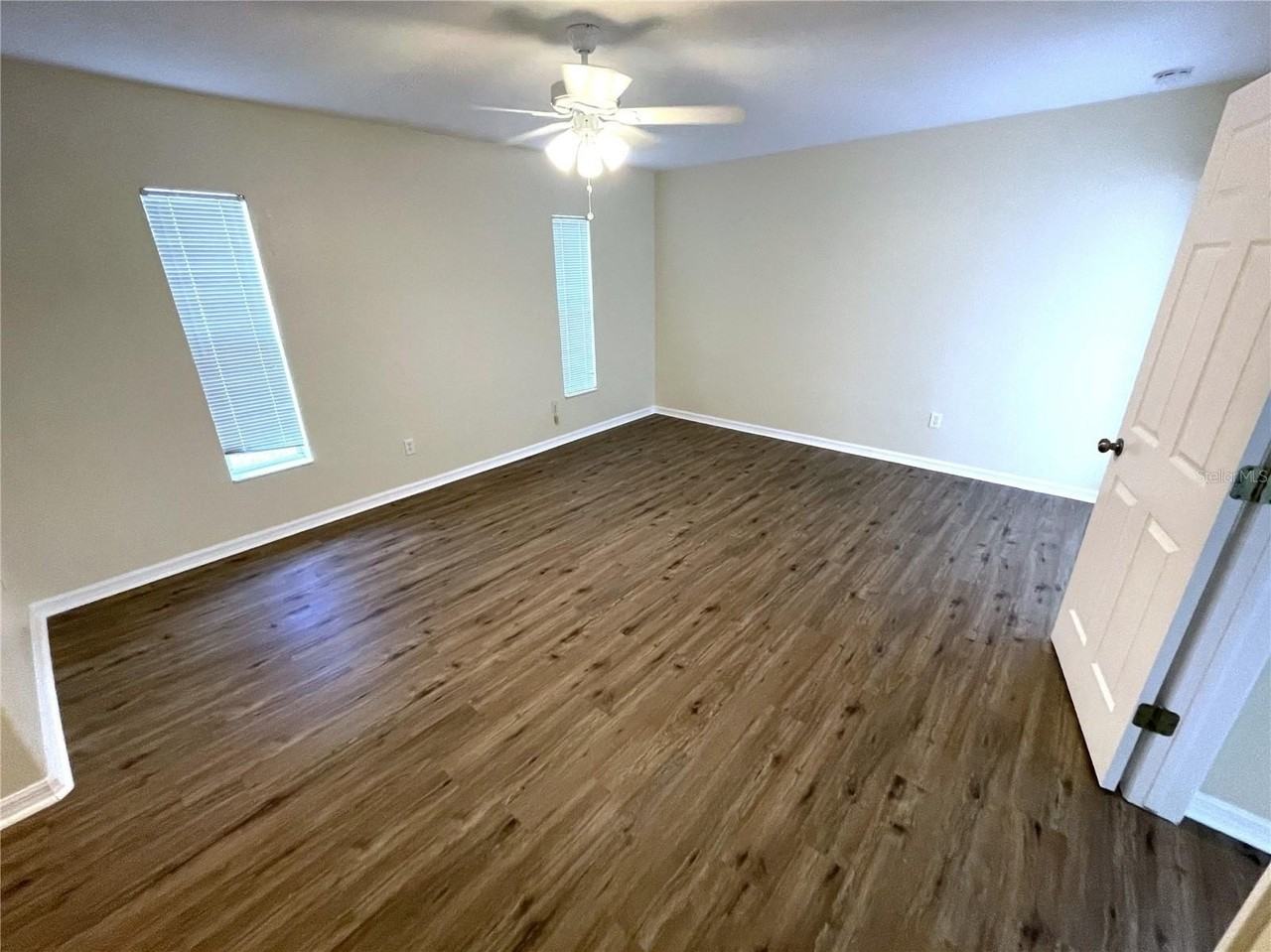 2498 Margaret Ln - Photo 5 of 9