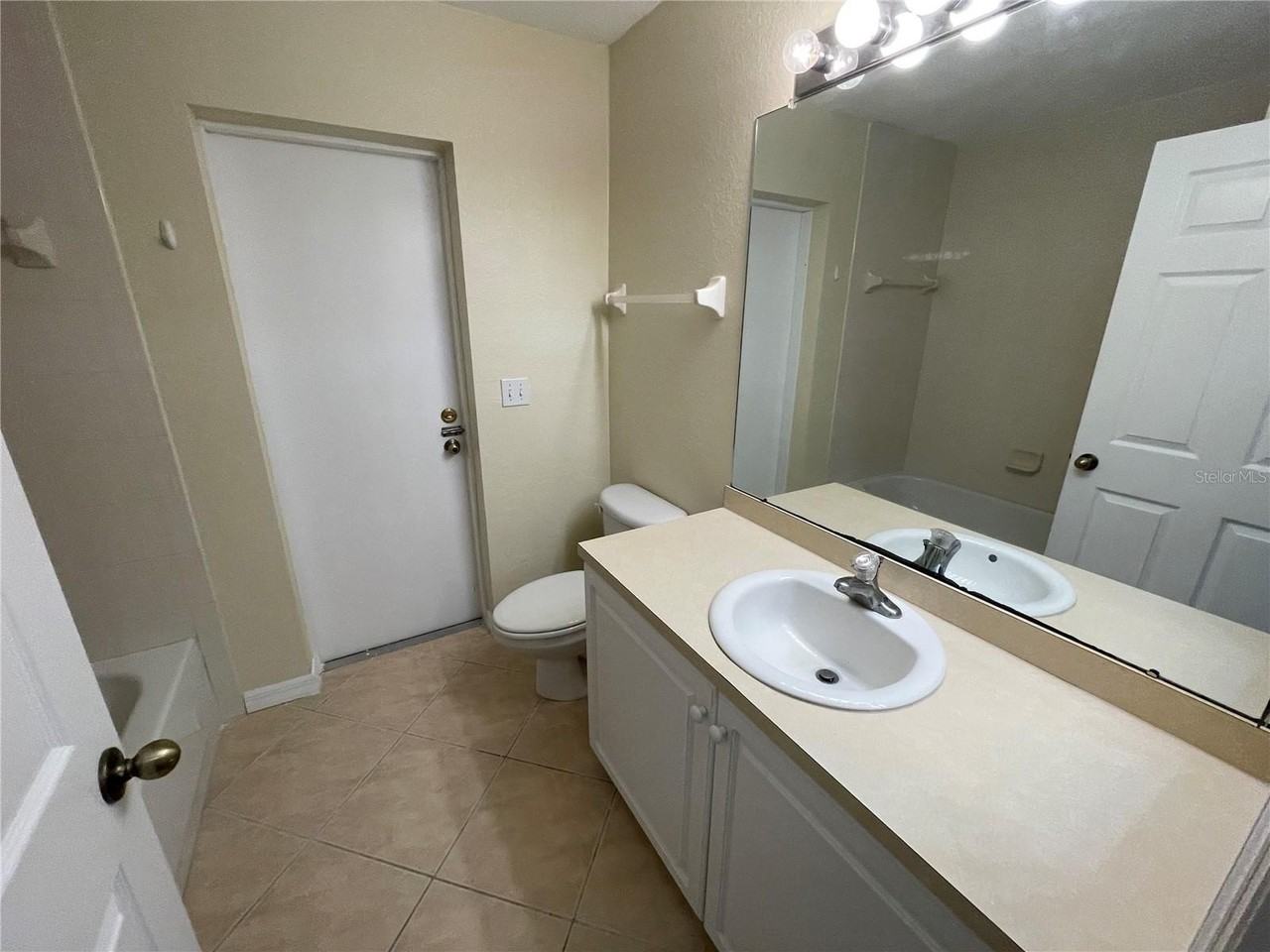 2498 Margaret Ln - Photo 6 of 9