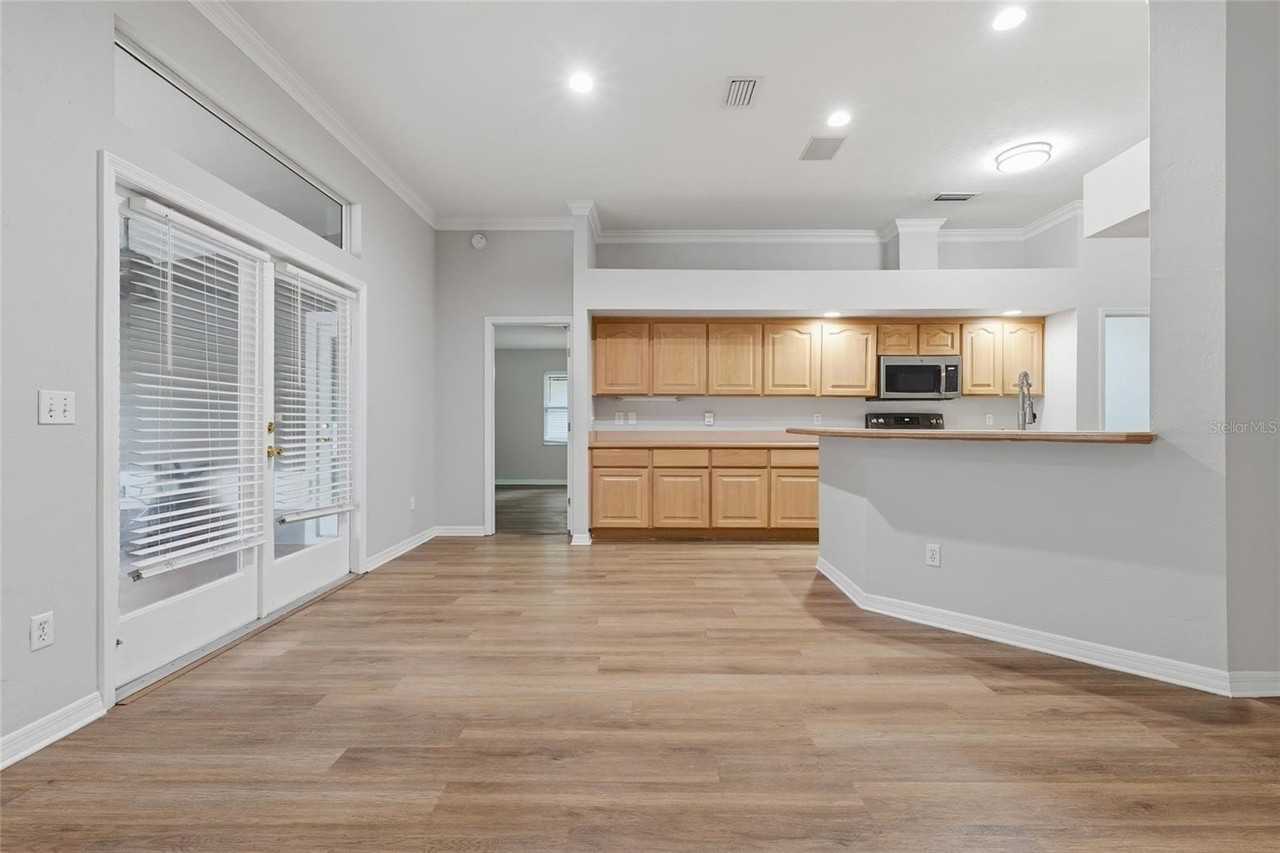 1111 Sw 80th Dr - Photo 5 of 28