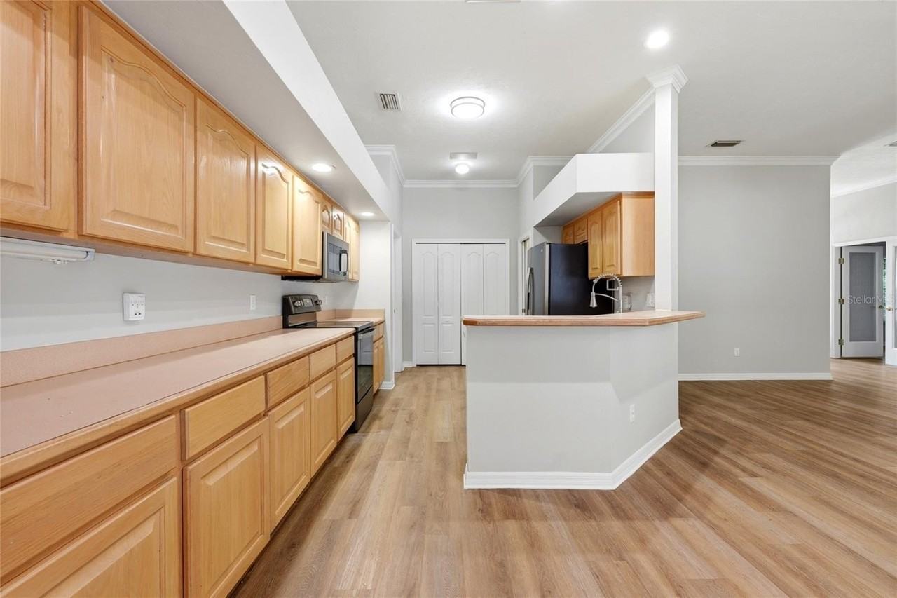 1111 Sw 80th Dr - Photo 6 of 28