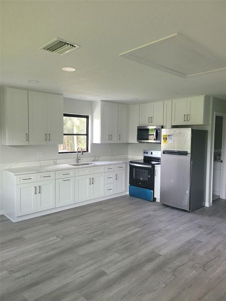 2331 Mission Valley Blvd - Photo 2 of 10