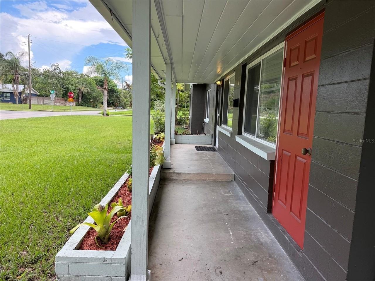 710 Winthrop Pl - Photo 2 of 29