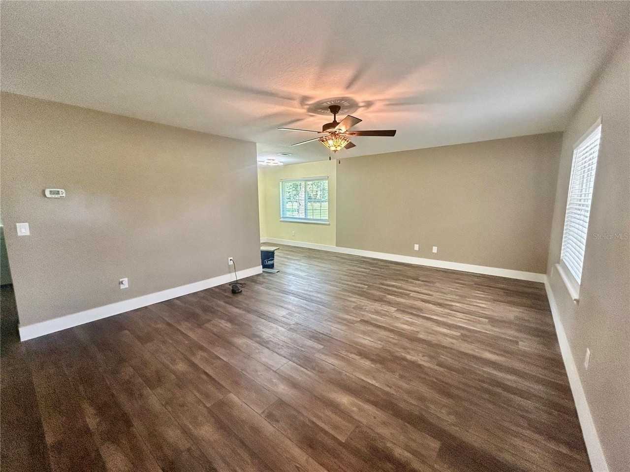 770 Sw 125th Ave - Photo 2 of 13