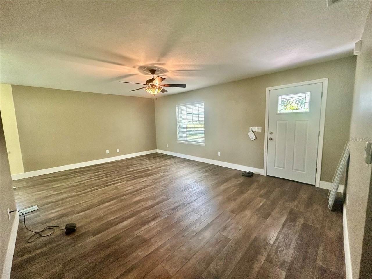 770 Sw 125th Ave - Photo 3 of 13