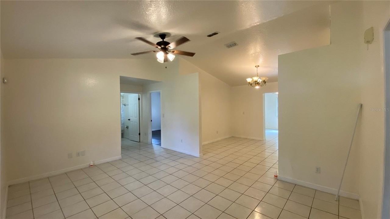 2717 Ne 17th Ave - Photo 3 of 31