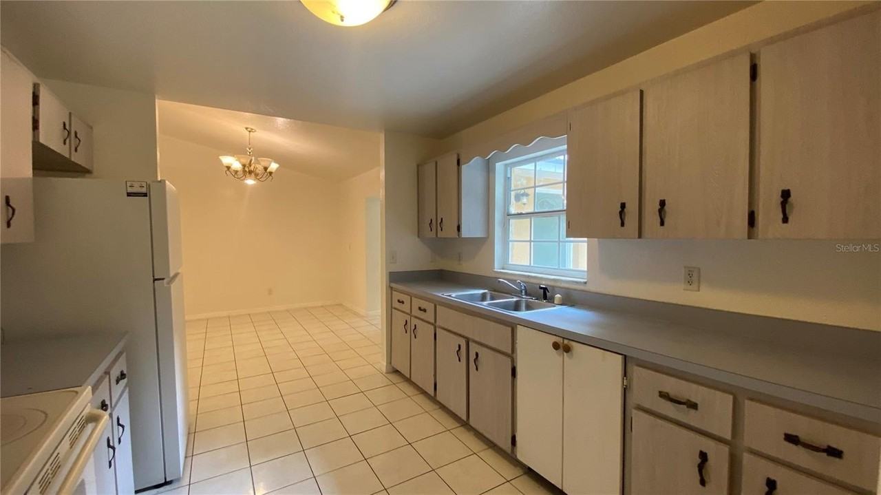 2717 Ne 17th Ave - Photo 6 of 31
