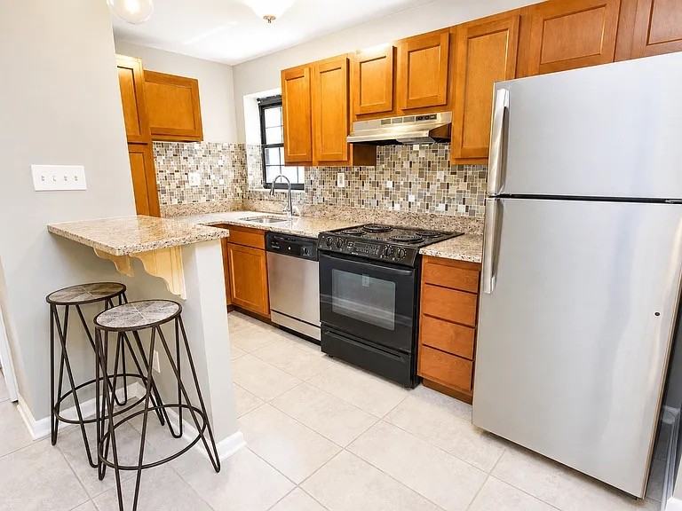 6201 FIFTH AVENUEAPT B-3 #B03 - Photo 2 of 7