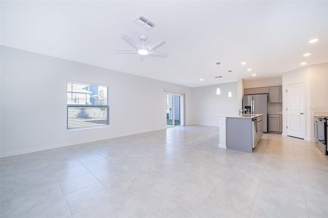 2723 Gentle Rain Dr - Photo 2 of 13