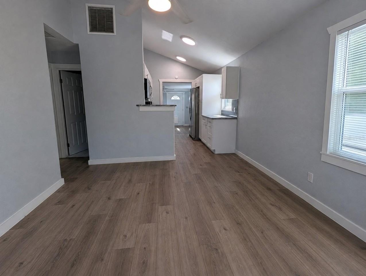5005 Newton Ave S - Photo 4 of 42