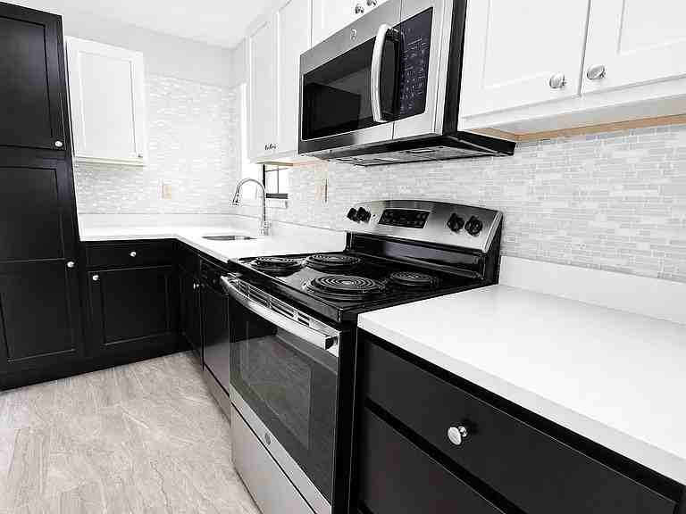 6201 FIFTH AVENUEAPT A-3 #A03 - Photo 3 of 9
