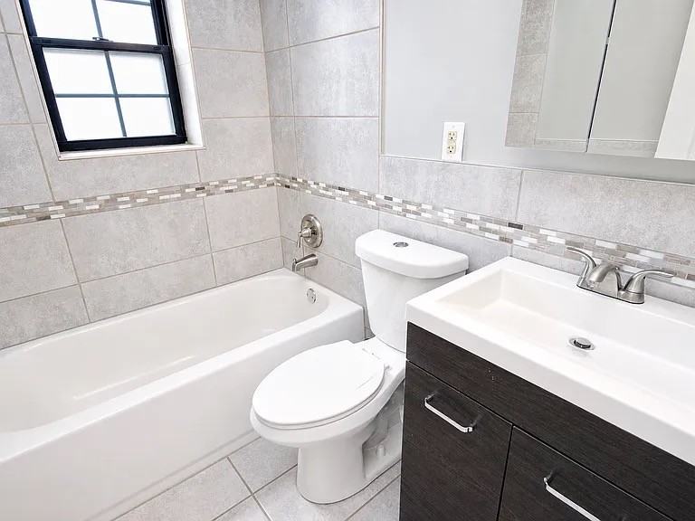 6201 FIFTH AVENUEAPT A-3 #A03 - Photo 7 of 9