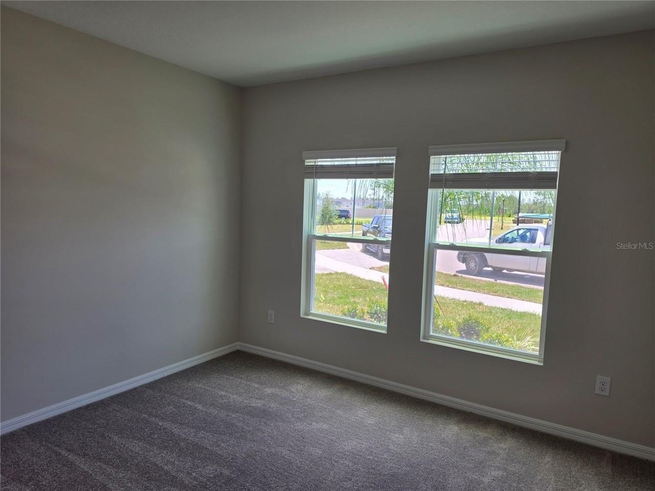 36741 THORNHEDGE Drive - Photo 5 of 11